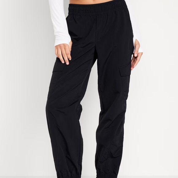NWT OLD NAVY High-Waisted Ankle-Zip Cargo Joggers Color: Black Jack SIZE MEDIUM - Picture 1 of 9